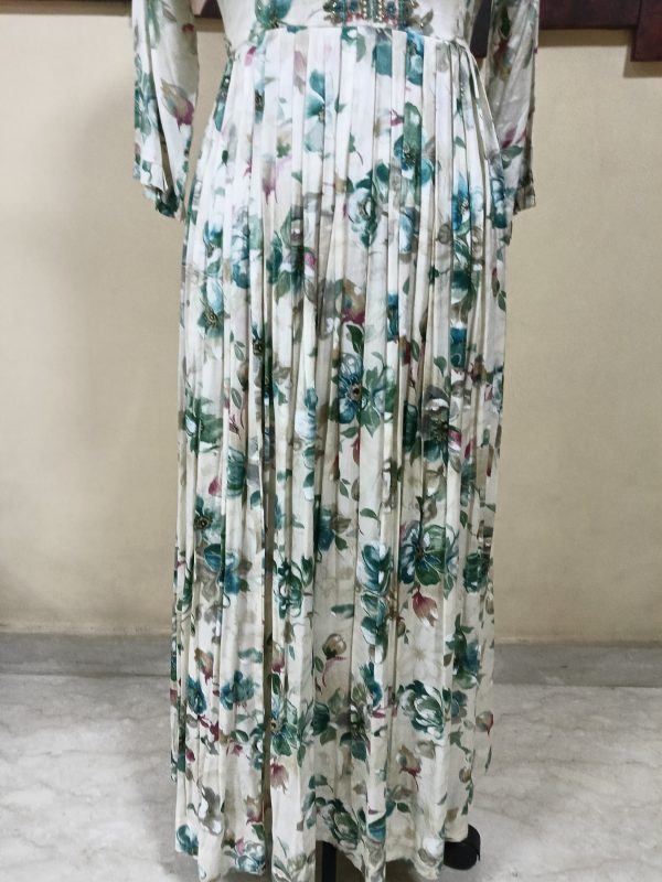 Label T2 Designer Gown , Hand Work - Image 2