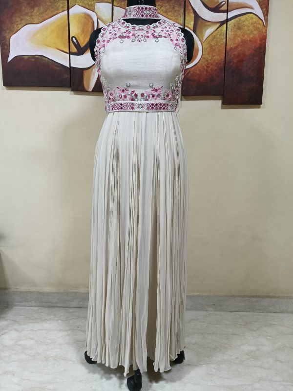 Label T2 Designer Gown