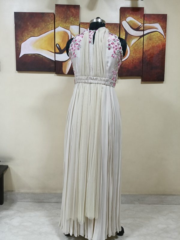 Label T2 Designer Gown - Image 2