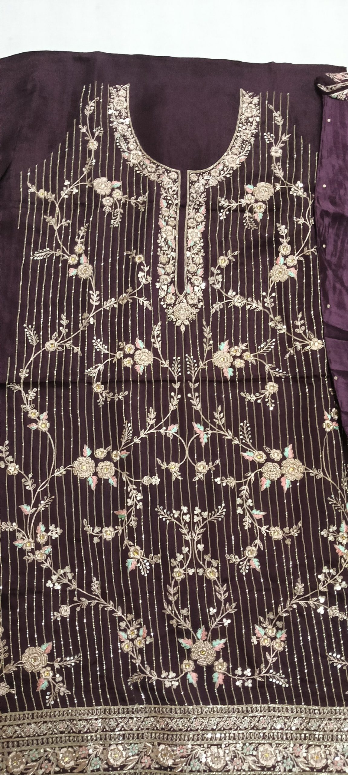 Label T2 Designer UNSTITCHED KURTI Pant with Dupatta. Heavy Hand Embroidery